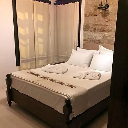 Otel Damaki Çeşme