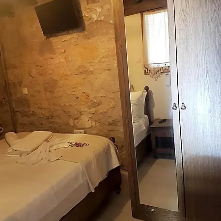 Otel Damaki Çeşme