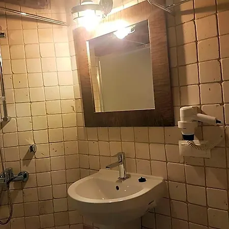 Otel Damaki Çeşme